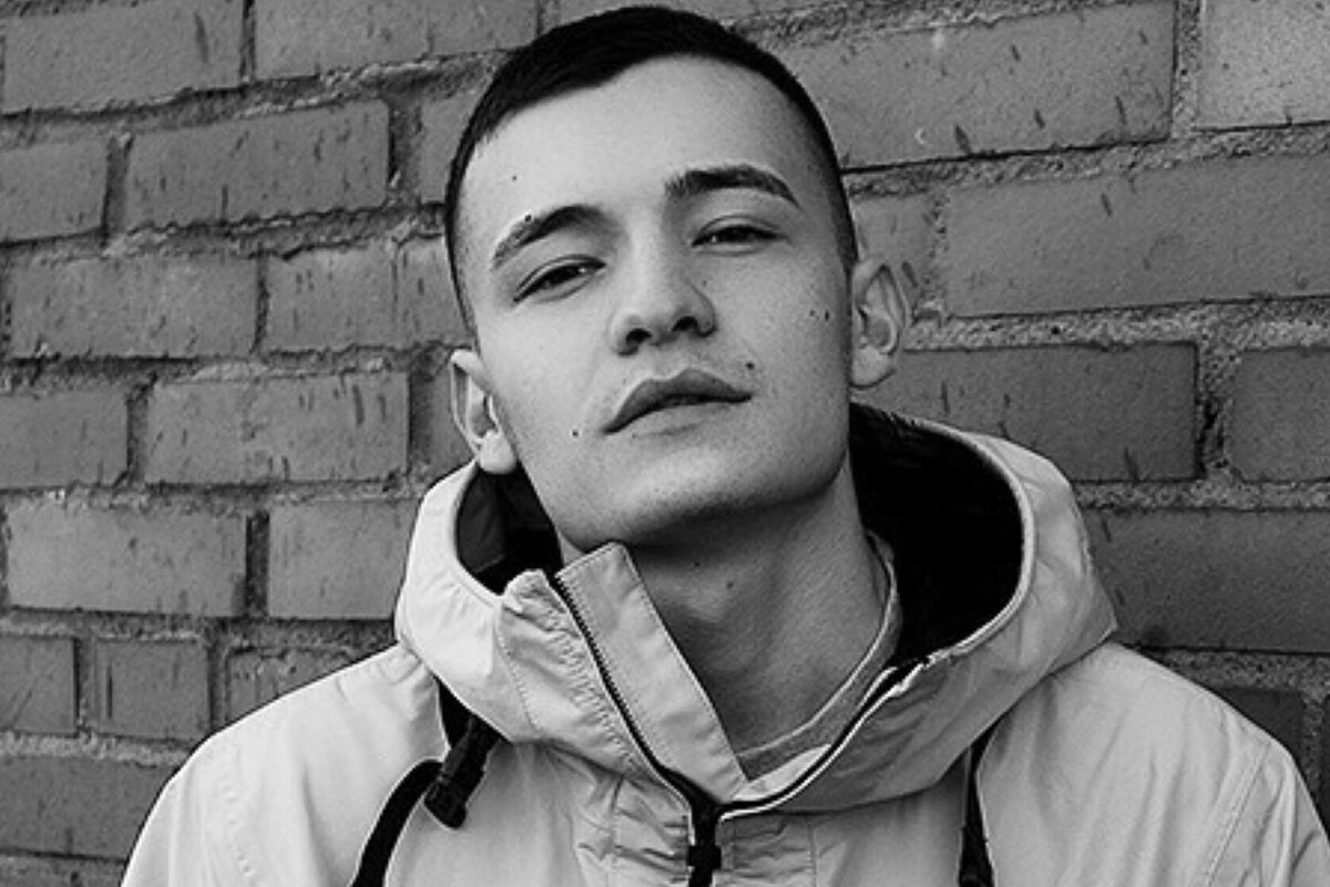     Загадочная смерть: 33-летнего певца Динара Рахматуллина обнаружили мертвым в музыкальной студии