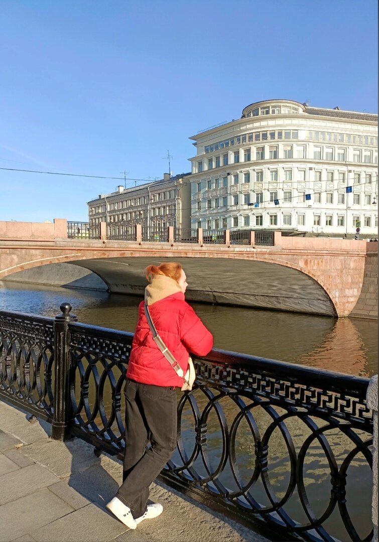 Москва. Расстояния ещё длиннее, чем в Питере. Не понимаю, зачем там захотела жить моя дочка.