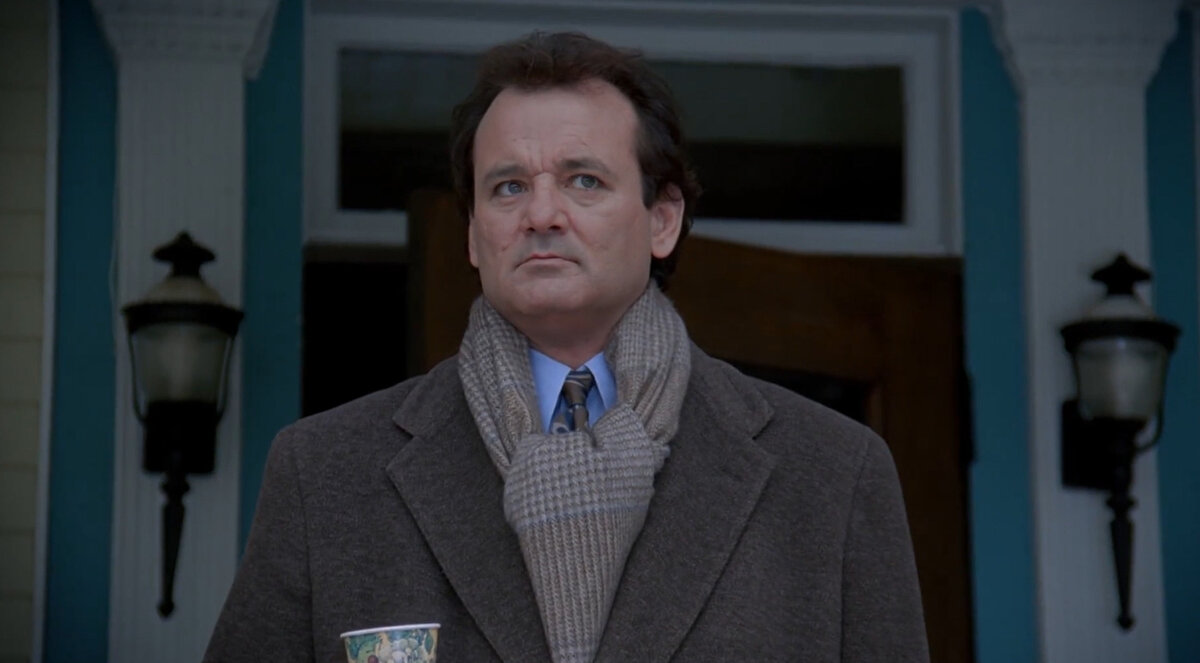 Кадр из кинофильма "День сурка", 1993 г., режиссер Харольд Рамис, сценаристы Дэнни Рубин, Харольд Рамис, Халит Рефиг, композитор Джордж Фентон (скриншот)