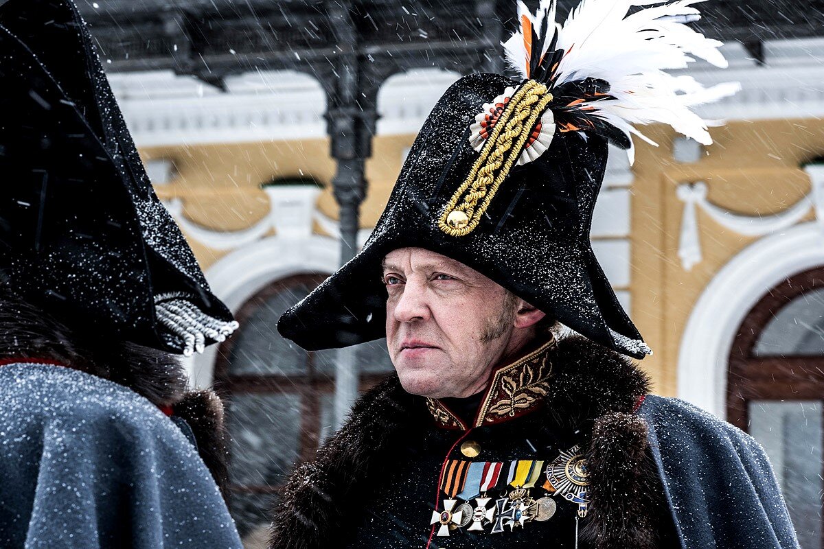 По-хорошему порадовал Александр Павлович (Виталий Кищенко): в сериале (оказывается) у него достаточно экранного времени, чтобы явить образ полнокровный, играющий всею красочной палитрою