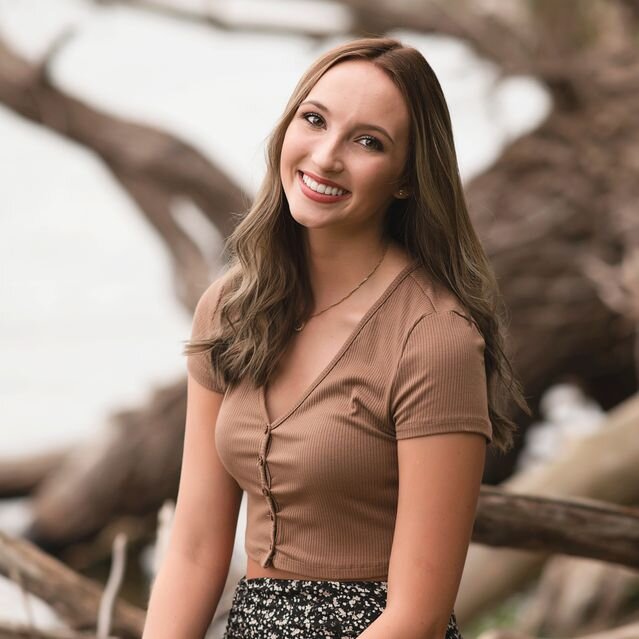 «Бог больше, чем религия», — говорит Бекка Белл, 18-летняя студентка колледжа.