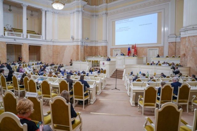    Кто из депутатов Петербурга не публикует обезличенные декларации о доходах?
