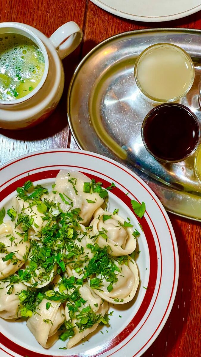 Пельмени с мясом и фирменные настойки