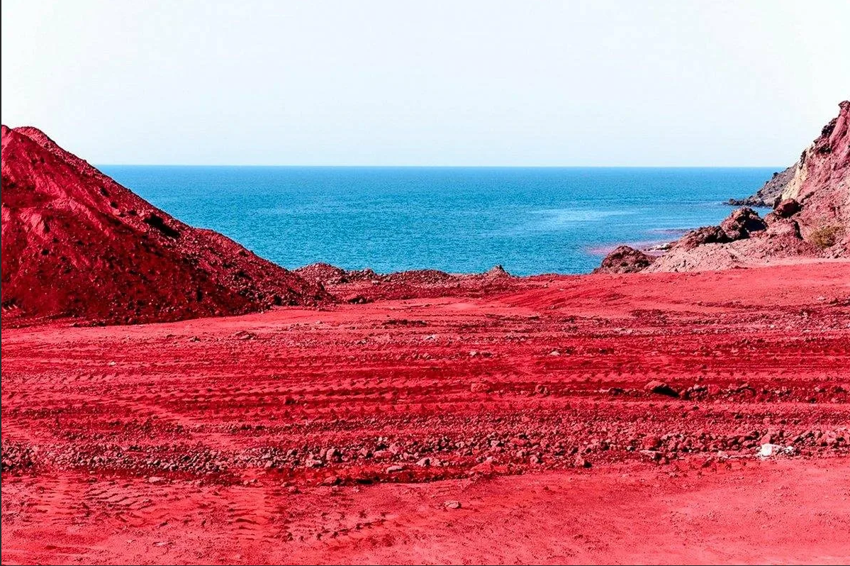 Кровавое море, красный песок – жуткая красота съедобного острова | Азия без  фотошопа | Дзен