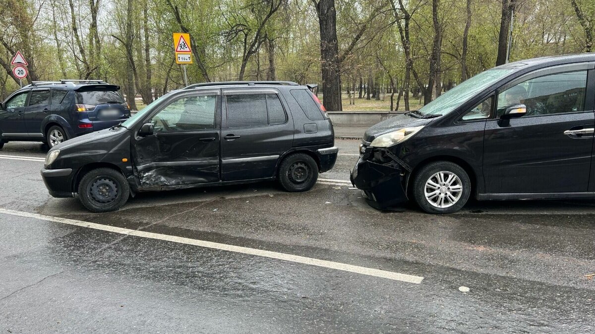 12-летняя девочка попала в аварию в центре Абакана | Новая Хакасия | Дзен