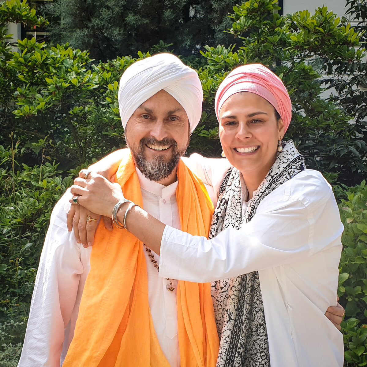                                                   Хари Сингх и Хари Нам Каур