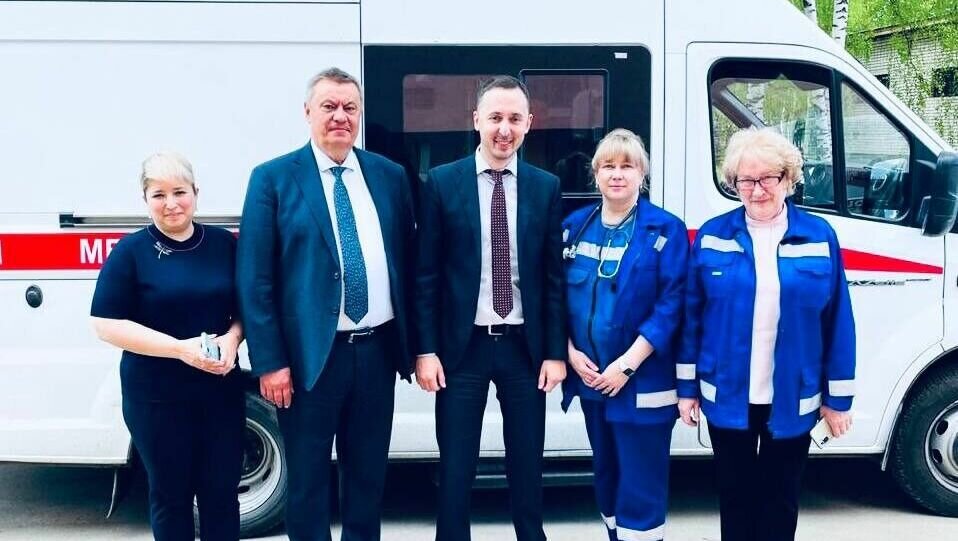     Министр здравоохранения Нижегородской области Давид Мелик-Гусейнов поблагодарил медиков, которые участвовали в оказании экстренной медпомощи Захару Прилепину после взрыва в поселке Пионерский на Бору. Пост на эту тему он выложил в своем Telegram-канале.