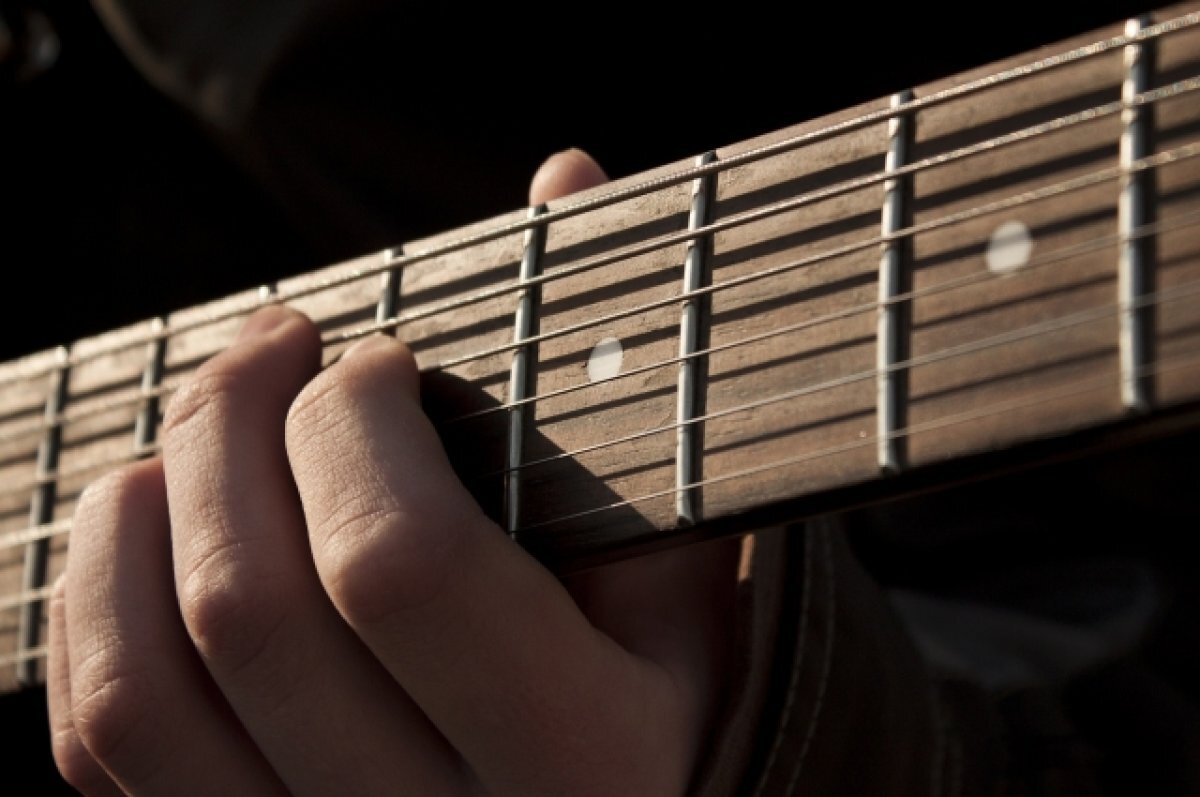    окалист «Три дня дождя» Глеб Викторов рассказал, что группа ведёт переговоры о проведении концертов в ДНР, ЛНР и Крыму.