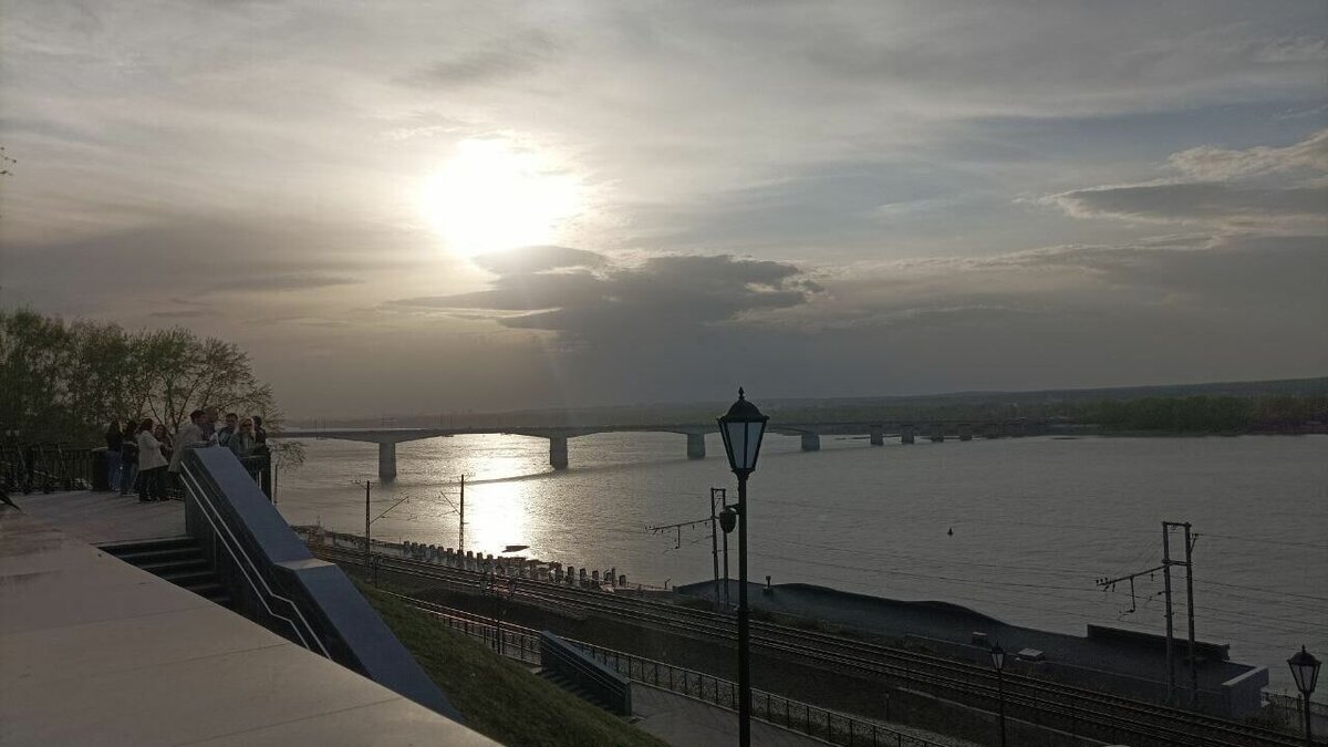     В Перми ограничили движение по Коммунальному мосту, а в скором времени частично закроют ул. Локомотивную.
