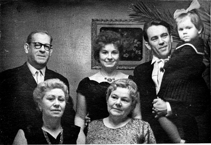 Семья Афанасьевых и Волокитиных, фото из семейного альбома