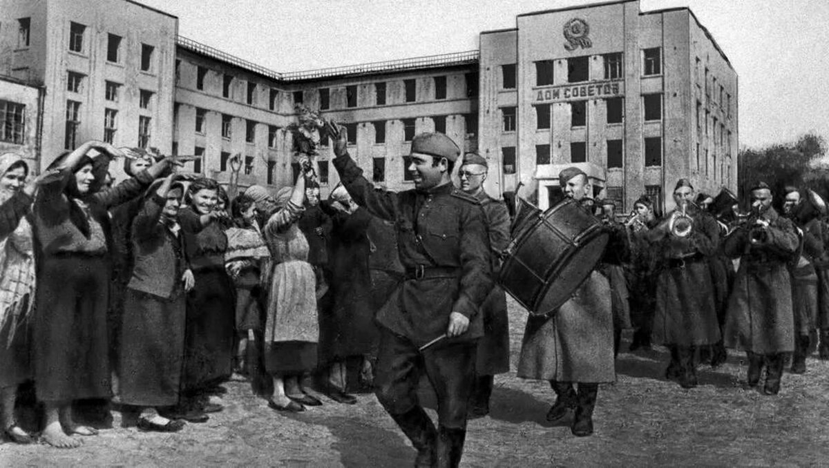 Брянские кадры. Освобождение Брянска 1943. Освобождение Брянска 1943 год. 17 Сентября 1943 Брянск освобождение. Брянск Великая Отечественная война город.