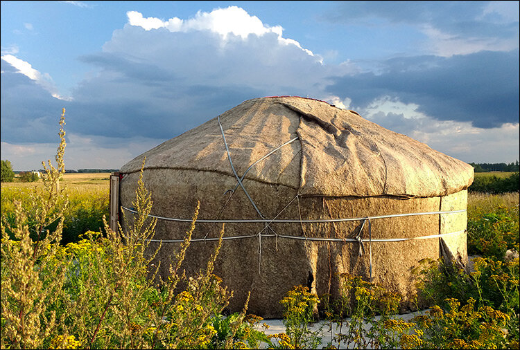 Киргизский поселок. Киргизское село. Кыргызские деревни. Киргизские села. Киргизка деревня.