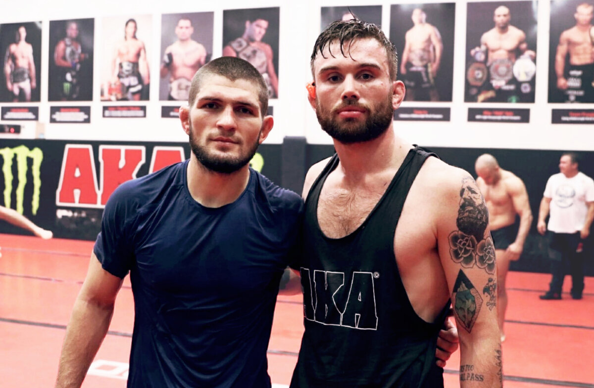 Хабиб Нурмагомедов и Милс Прайс (бывший одноклубник Конора Макгрегора)