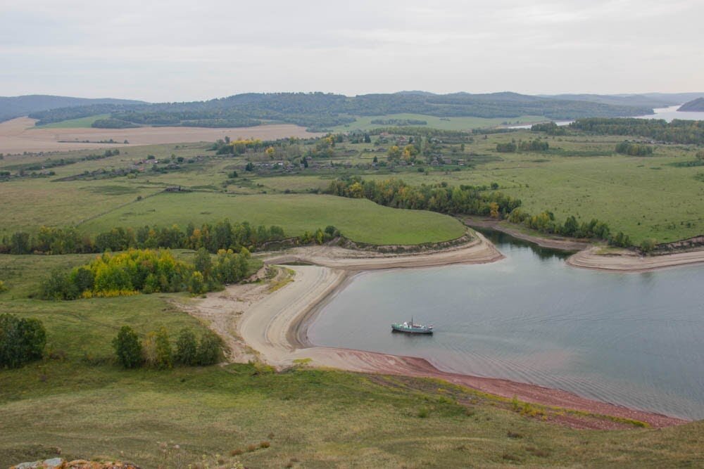 Нязепетровском водохранилище. Красноярск водохранилище Хакасия. Волчий Лог Хакасия. Волчий Лог Красноярское водохранилище. Улазы Красноярский край.