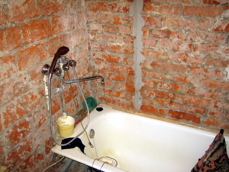 Выравнивание стен гипсокартоном в ванной под плитку