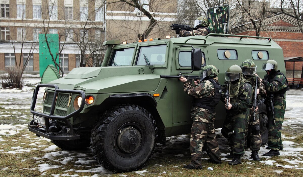 Броневик SWAT 6x6