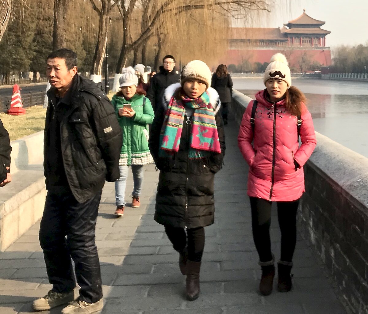 Гуляющие в Пекине. 