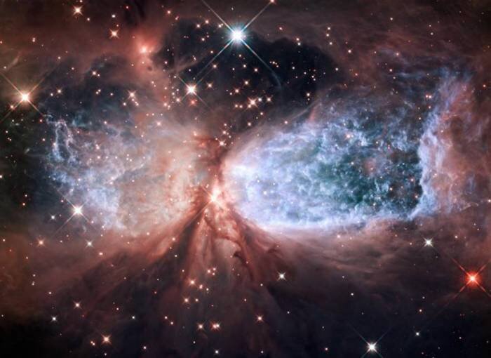 Туманность Sharpless 2-106. Фото NASA, ESA, and the Hubble Heritage Team (STScI/AURA)