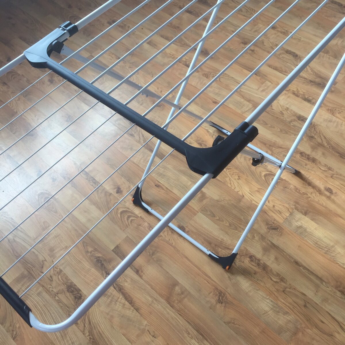 Вчера мы сделали единственную покупку в ОБИ - ведро на 20л., чтобы я эффективнее мыла полы) ...Сама попросила.