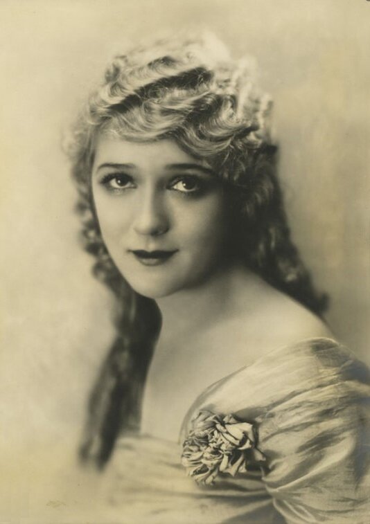  Мэри Пикфорд. Источник: https://www.findagrave.com/memorial/813/mary-pickford