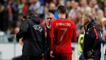 Фото: AFP34-летний португалец на своей странице в Инстаграм показал, как восстанавливает от травмы, полученной в матче за сборную своей страны.
