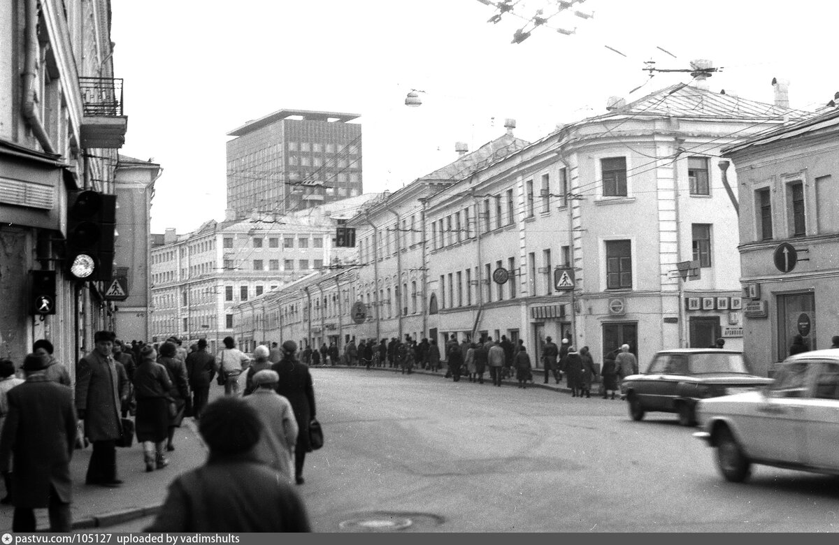 комсомольская улица москва