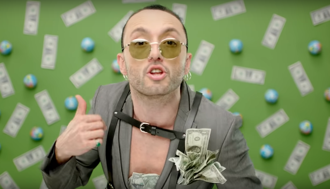 Мейбл Матиз, турецкий певец