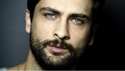 Просто красивый мужчина)