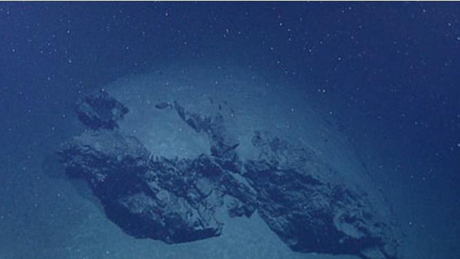 На глубине в 3000 метров Новый Год отмечают каждый день! 