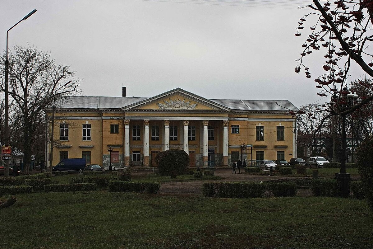 Рузаевка, город ровесник Санкт - Петербурга, с булыжными мостовыми.