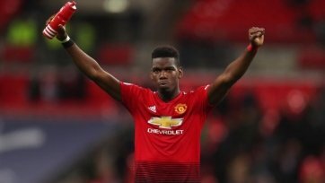 Фото: manutd.comПервоначально сообщалось, что 26-летний игрок не примет участие в поединке Международного кубка чемпионов против «Милана», который состоится сегодня, в субботу 3 августа, из-за повреждения спины. Но на самом деле он не травмирован.

