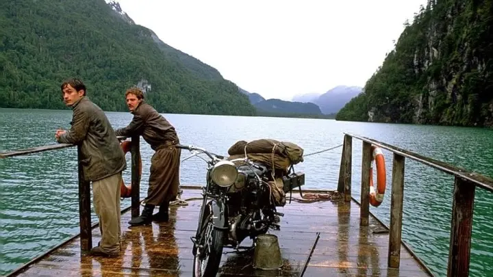 Кадр из фильма "Че Гевара: дневники мотоциклиста", "Diarios de motocicleta" Аргентина, 2004 г.