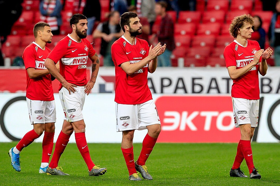 Спартак благодарит своих болельщиков за поддержку. Фото официального сайта ФК Спартак Москва.