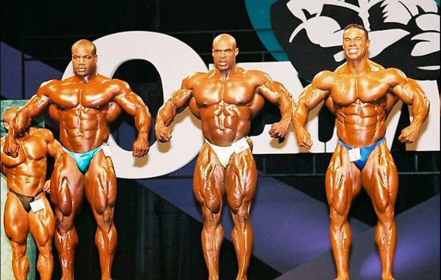 Бодибилдерское позирование.