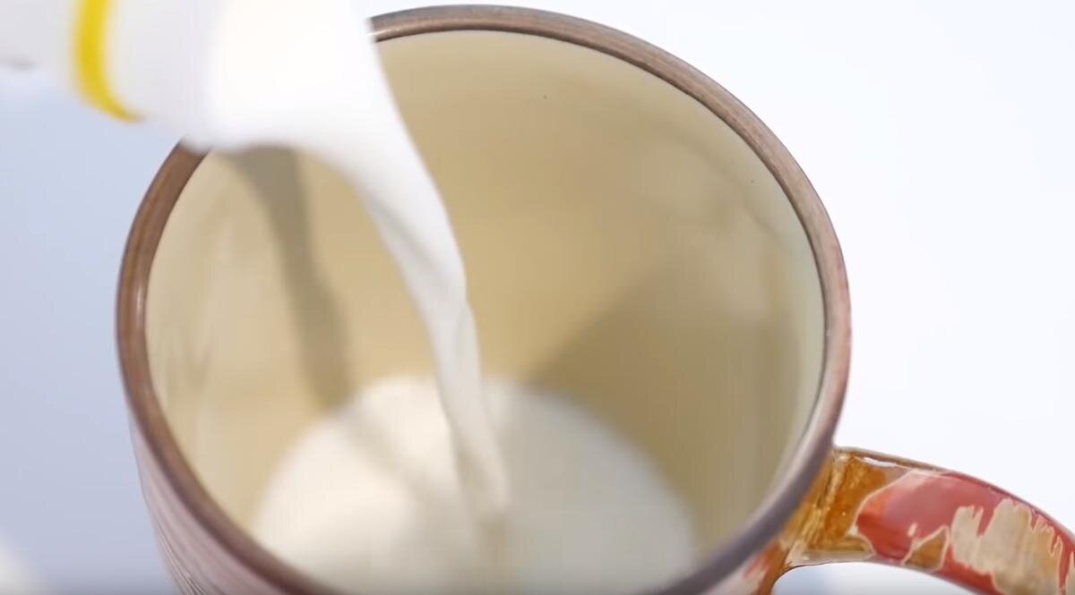 молоко в кружке