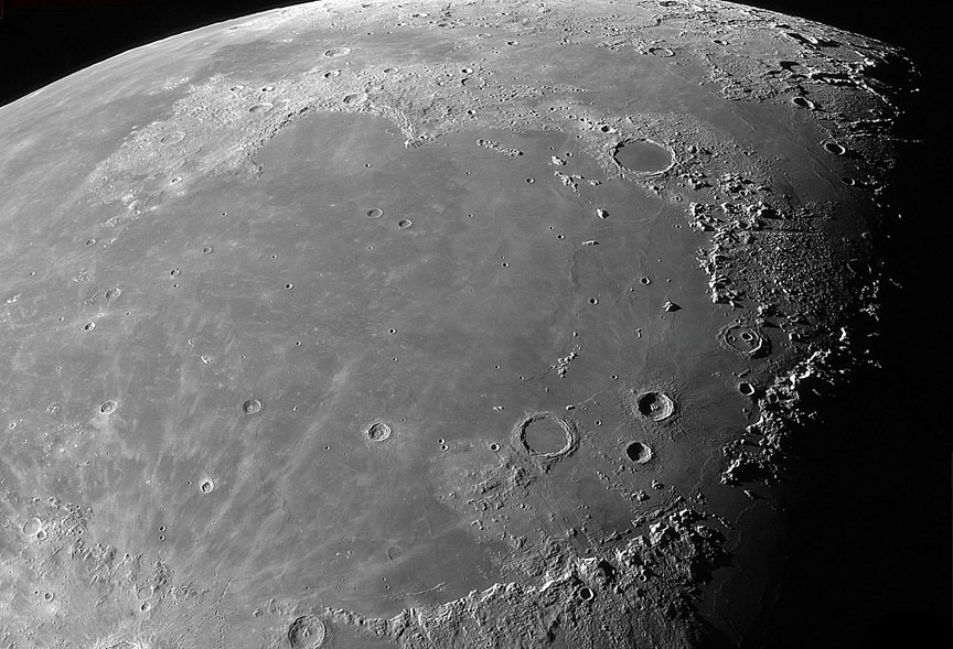 Поверхность луны.