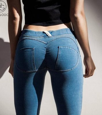 Сексуальные попки в джинсах (93 фото)