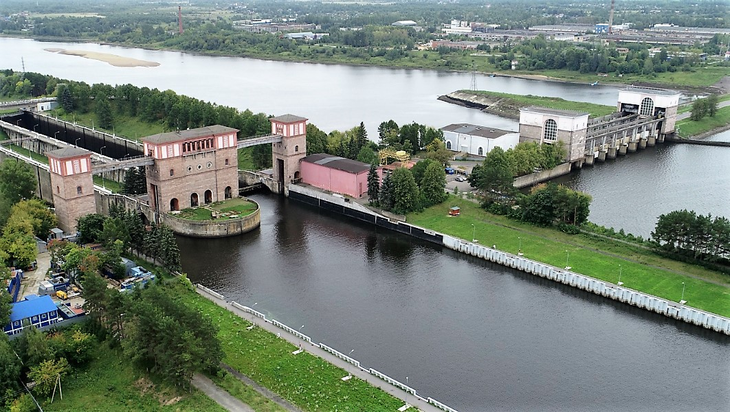 Дамбы шлюзы. Рыбинская ГЭС Рыбинск. Рыбинская ГЭС шлюзы. Рыбинск плотина. Плотина Рыбинского водохранилища