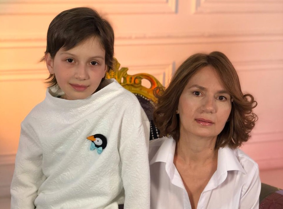 Трогательная история победы над онкологией семьи Брашовяну «Мама, все будет хорошо». Фильм о Ксении и ее мужественной маме Ирине вышел в рамках проекта «Если бы не мама».