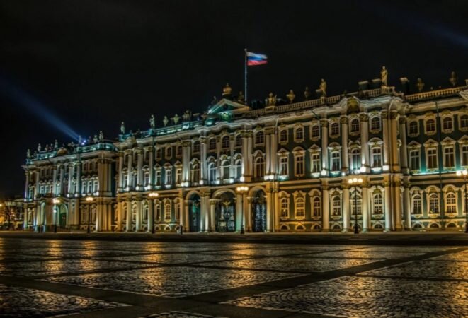 Зимний дворец Санкт-Петербург ФОТО: w-dog.ru