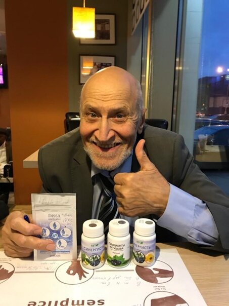 Дроздов за деньги хвалит всё подряд.