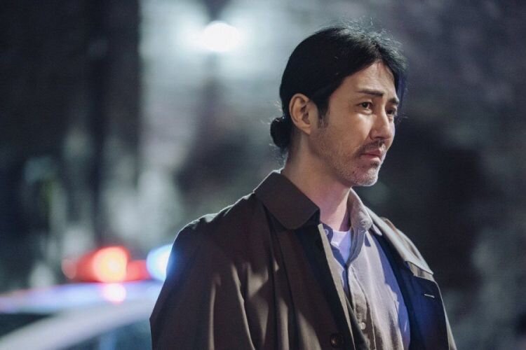 Это адвокат главного героя