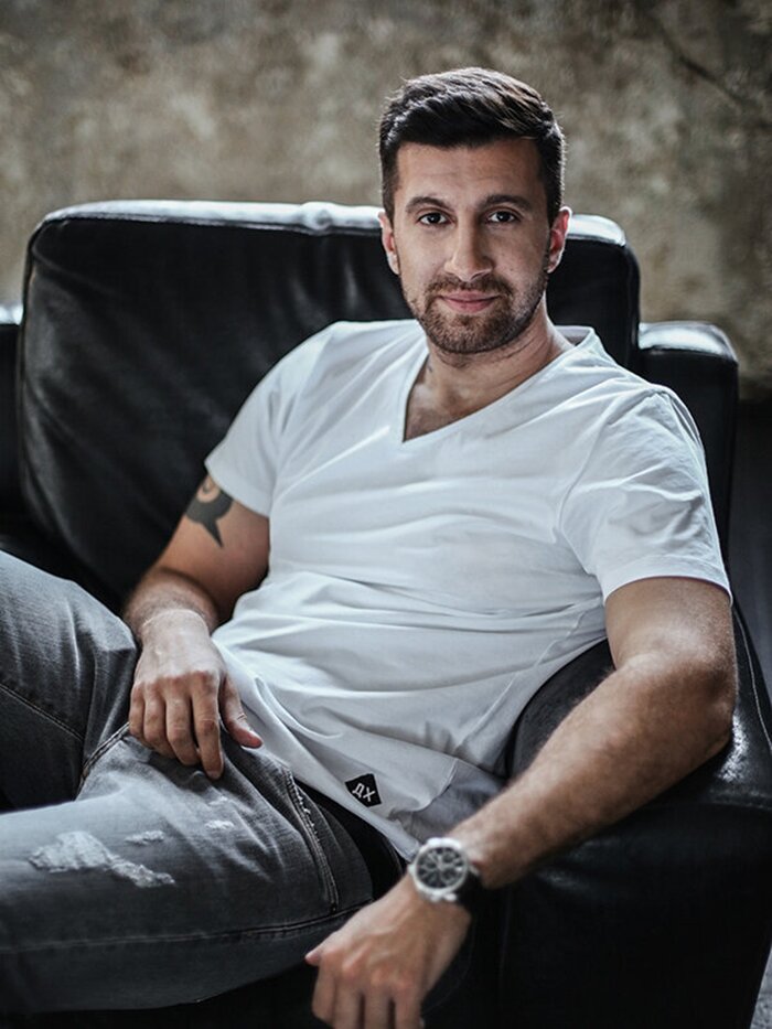 Амиран Сардаров - известный российский видеоблогер, писатель. 