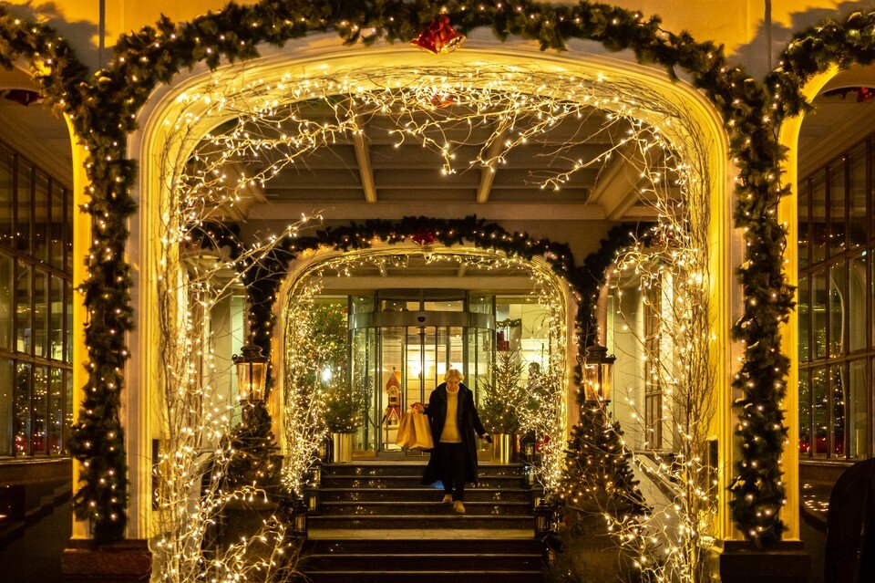     В этом году многие отдыхающие предпочли провести праздники в новой обстановке Олег ЗОЛОТО