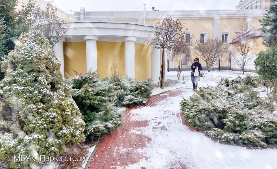     В Симферополе снежно и холодно. Фото: Парки столицы (г. Симферополь)/VK