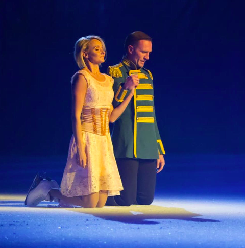 Роман Костомаров и Оксана Домнина, соцсети