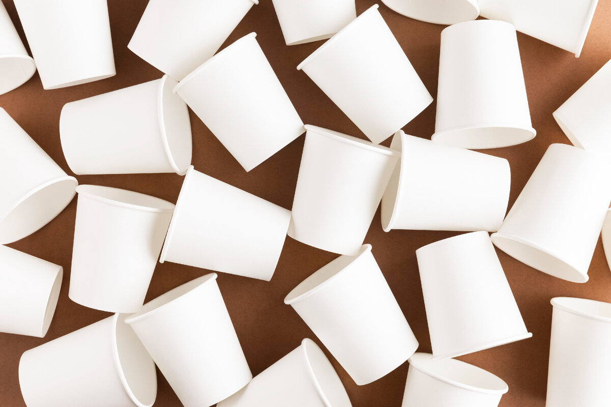 Изображение от <a href="https://ru.freepik.com/free-photo/eco-friendly-cups-top-view_11707177.htm#query=%D1%80%D0%B0%D0%B7%D0%B1%D0%B8%D1%82%D0%B0%D1%8F%20%D0%BA%D1%80%D1%83%D0%B6%D0%BA%D0%B0&position=7&from_view=search&track=ais">Freepik</a>