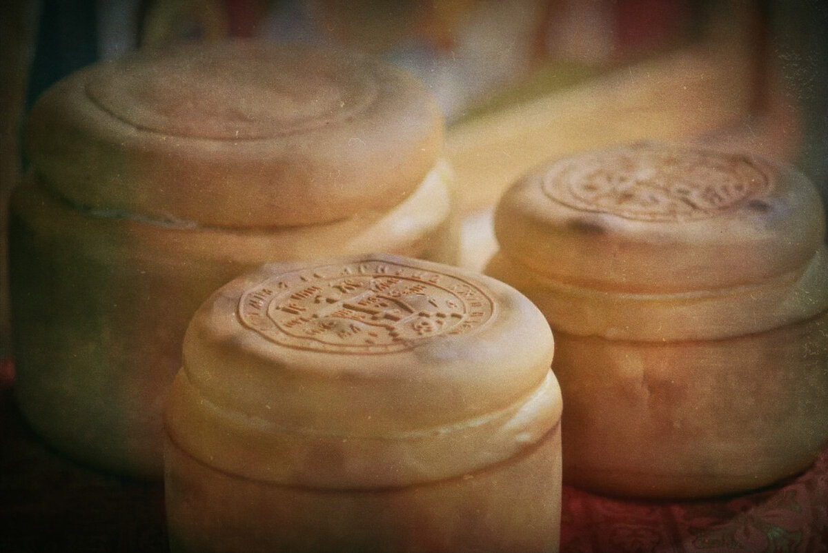 Свежеиспеченный артос