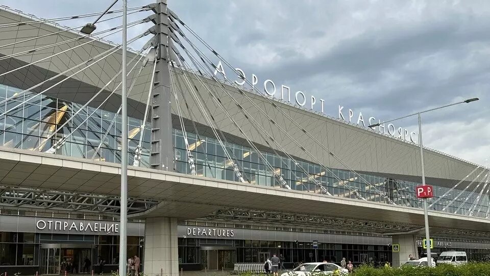     В аэропорту Красноярска сменился гендиректор. Экс-руководителю Андрею Метцлеру предложили должность получше.