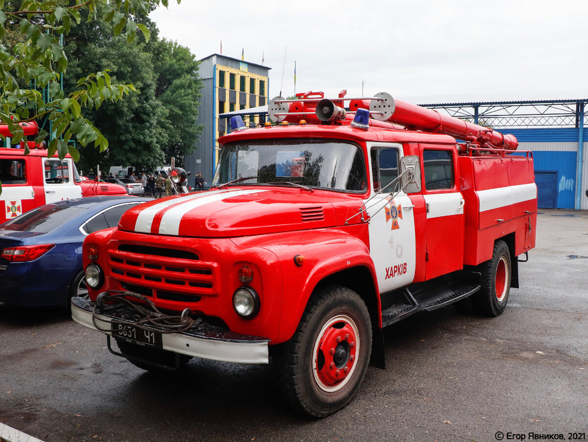 Пожарная автоцистерна ЗИЛ АЦ 40 130